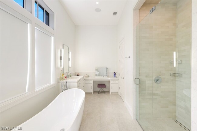 Building Photo - 2904 Tiburon Blvd E