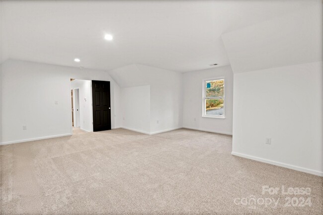 Building Photo - 114 Cotswold Ct