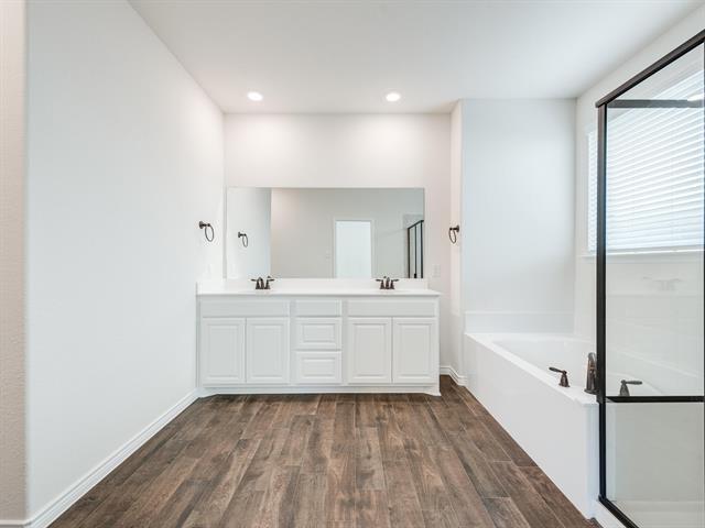 Building Photo - 3127 Maverick Dr