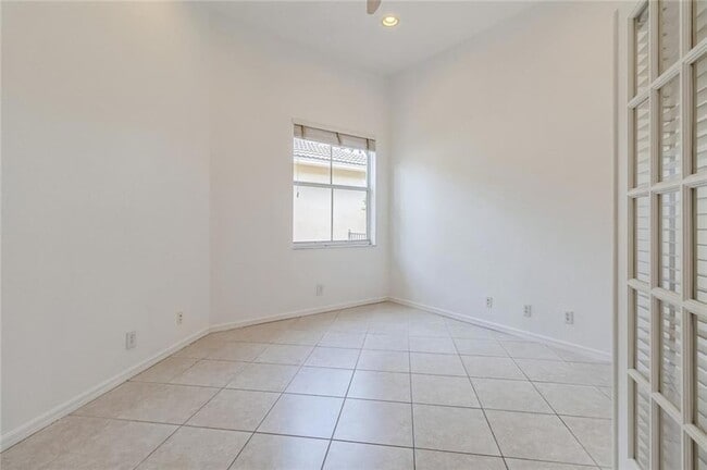 Building Photo - 5851 NW 119th Dr