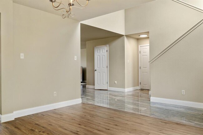 Building Photo - 5071 Marsh Ln