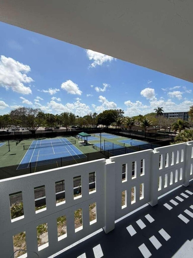 Building Photo - 919 Hillcrest Dr