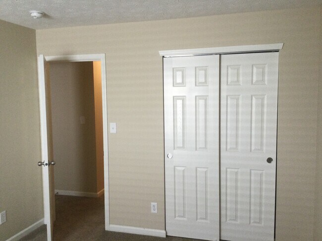 Building Photo - 1046 Swinton Way