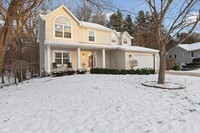 Building Photo - Five Bedroom Home in Portage