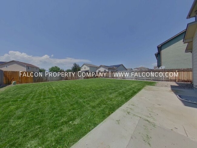 Building Photo - 6224 Saddlebred Way