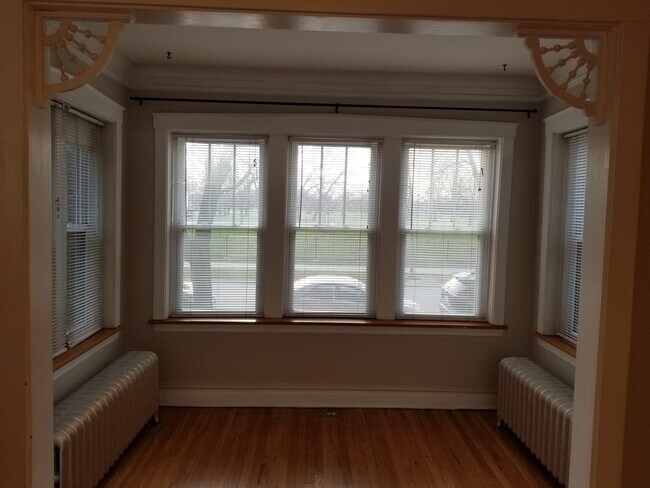 Building Photo - 4037 N Long Ave