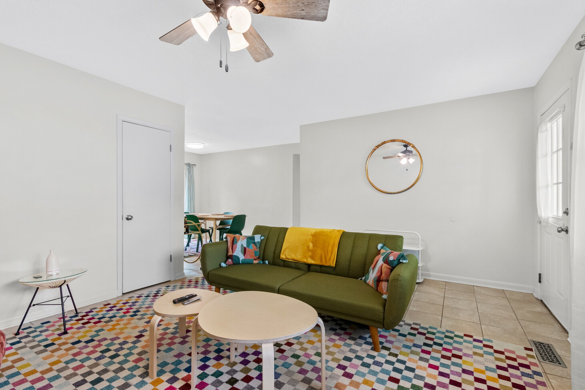 Building Photo - 840 W Davis St