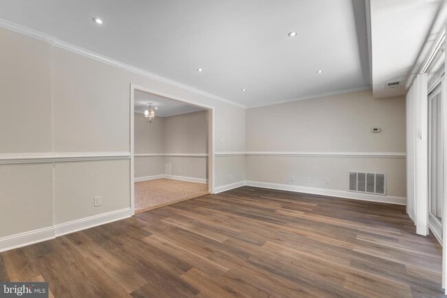 Building Photo - 11611 Vantage Hill Rd