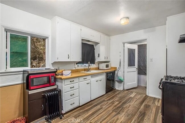 Building Photo - 39581 Canyon Dr