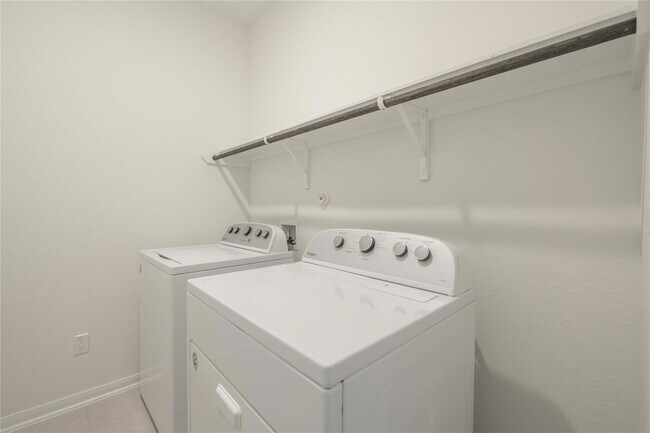 Building Photo - 313 Sonbria Pass