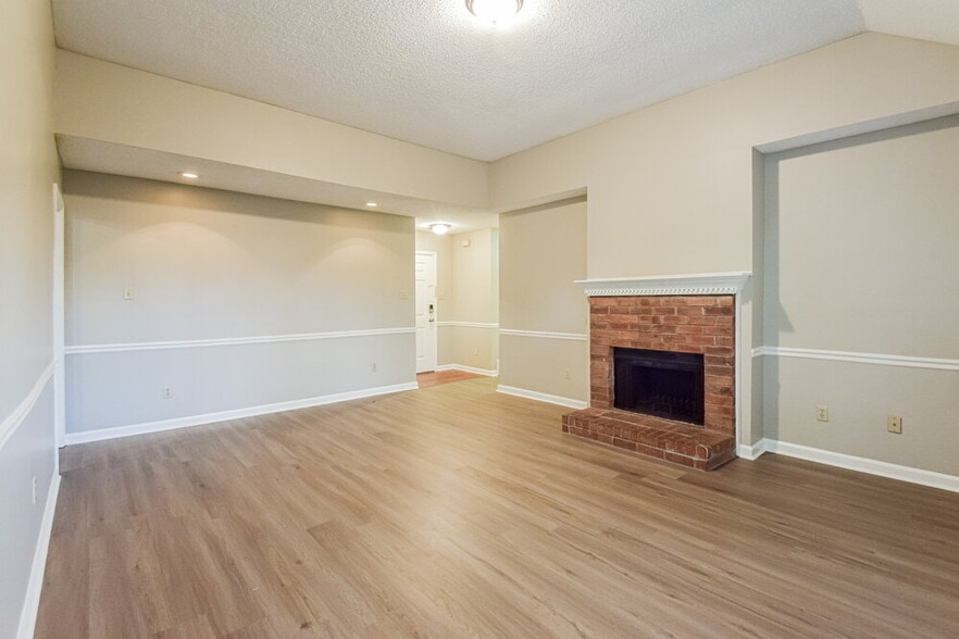 Building Photo - 7117 Goodman Ridge Dr