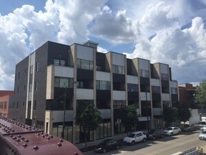 Primary Photo - 2410 W Bloomingdale Ave