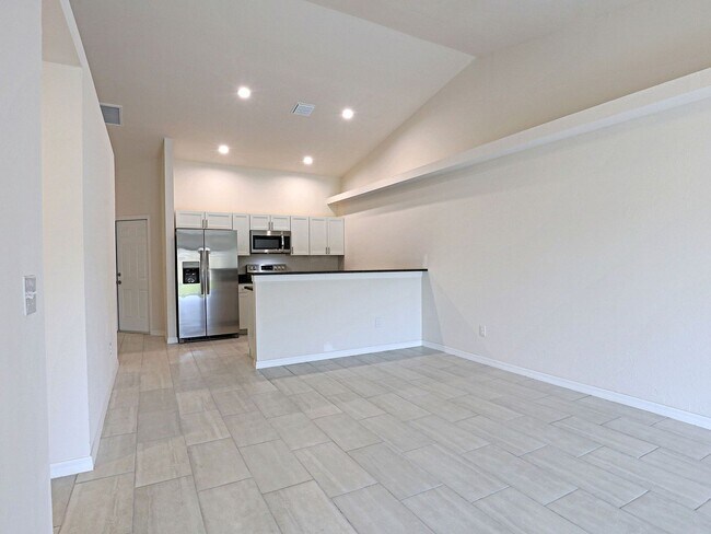 Building Photo - Cape Coral 828