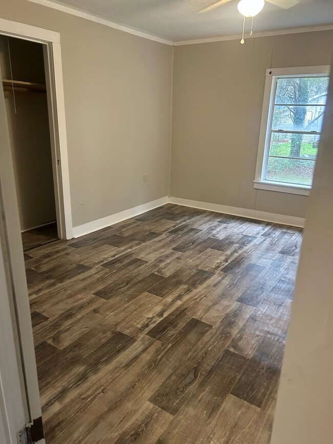 Building Photo - 155 W 10th St