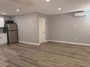 Building Photo - 6846 Hertford Park Dr