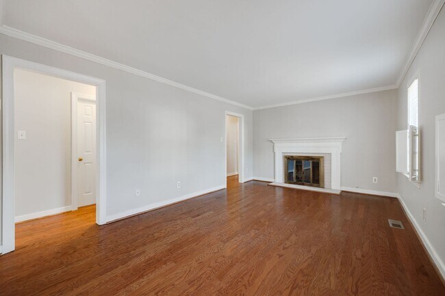 Building Photo - Beautiful 4 Bedroom 3 Bathroom Home in North Chesterfield ***Available Early April***