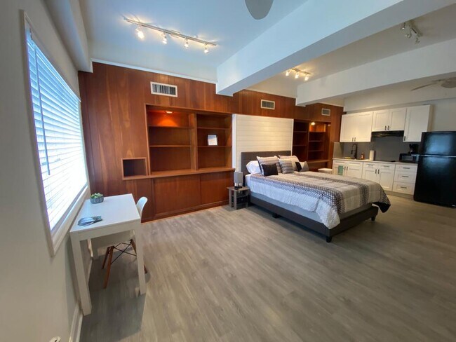Unit 1 - 903 Kensington St