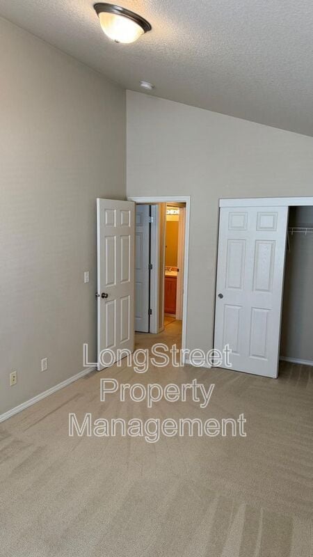 Building Photo - 3157 NW Shooting Star Dr