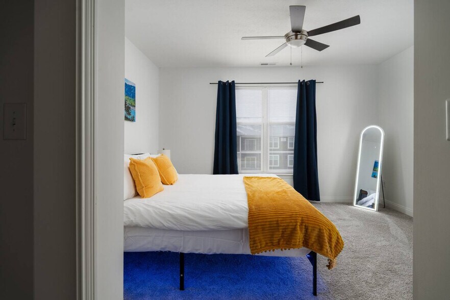 Building Photo - 5842 Leisure Ln