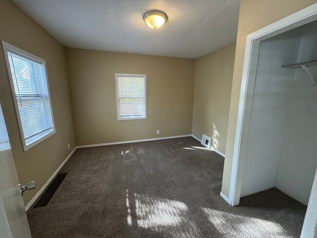 Building Photo - 4 Bedroom Rental - Ready December