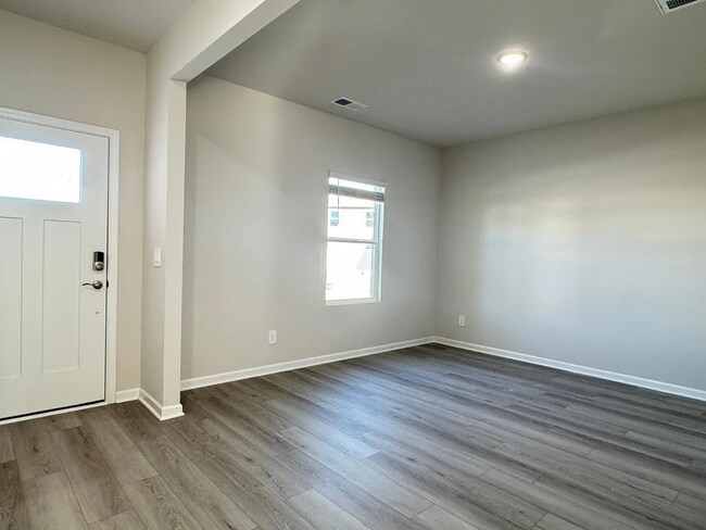 Building Photo - 4 Bedroom Single Family for Rent