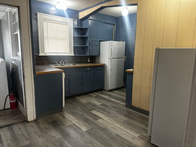 Building Photo - 1729 11th Ave