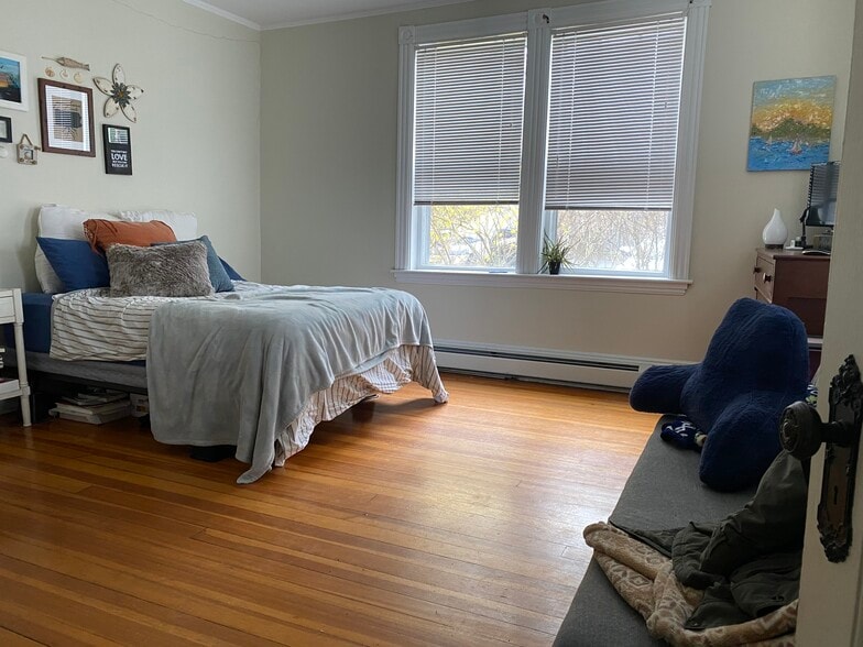 Building Photo - 19 Thorndike St
