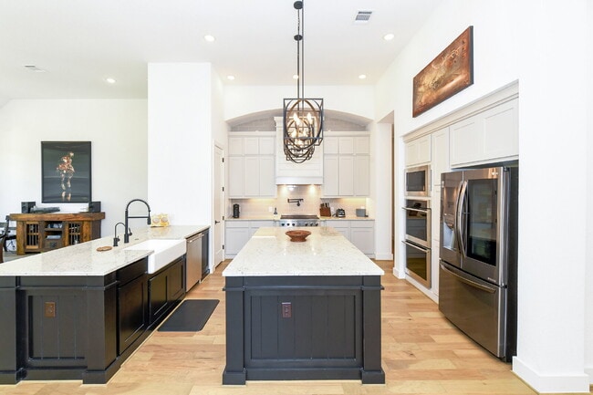 Building Photo - 26643 White Eagle Dr