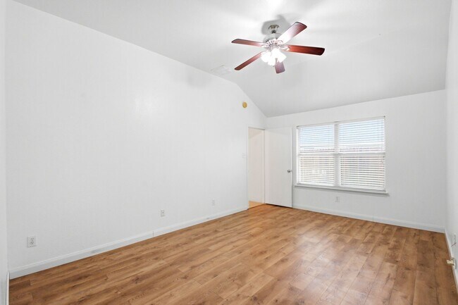 Building Photo - 111 Thunder Basin Dr