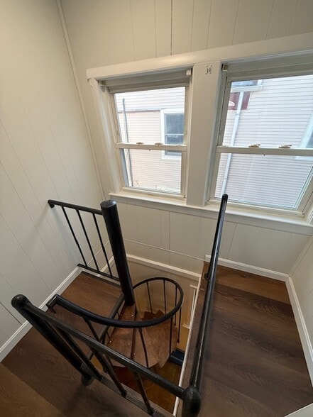 Building Photo - 60 Haines St