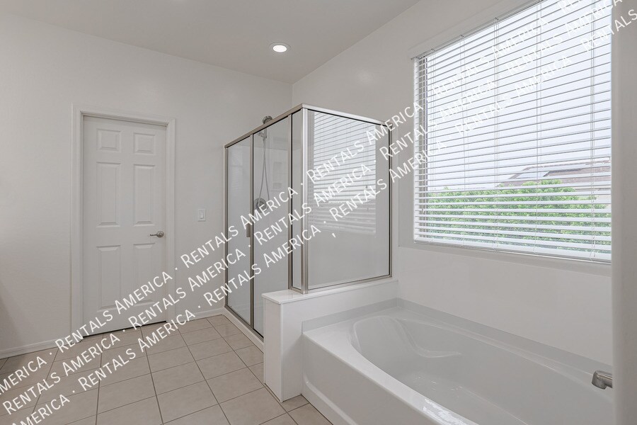 Building Photo - 21948 N 98th Dr