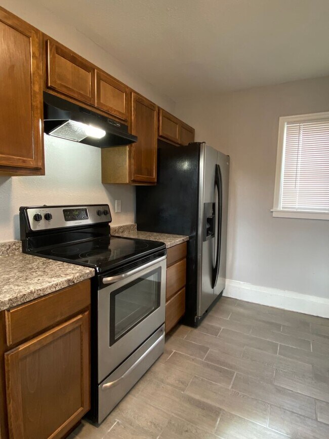 Building Photo - 2 bedroom in West Tulsa!!