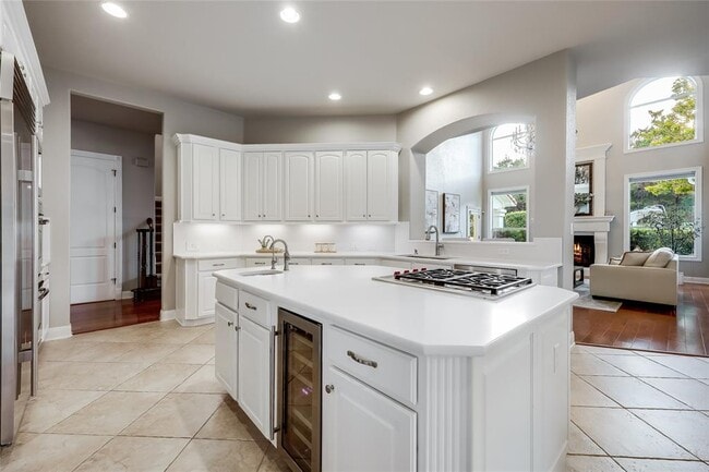 Building Photo - 2116 Demona Dr