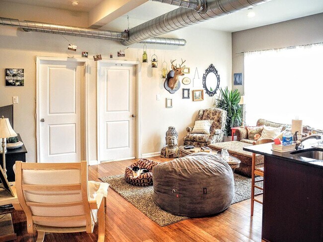 Building Photo - 1509 W Girard Ave