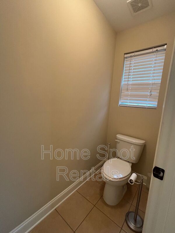 Building Photo - 4811 Lost Creek Dr