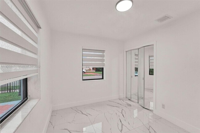 Building Photo - 8210 SW 29th St