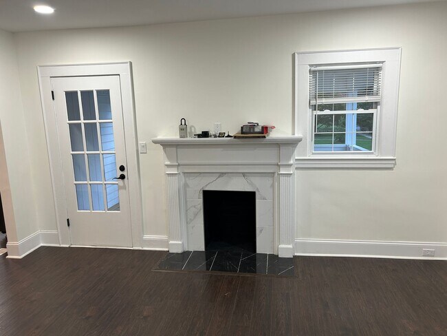 Building Photo - Available Now to View! Ardmore WS, 4 Bedro...