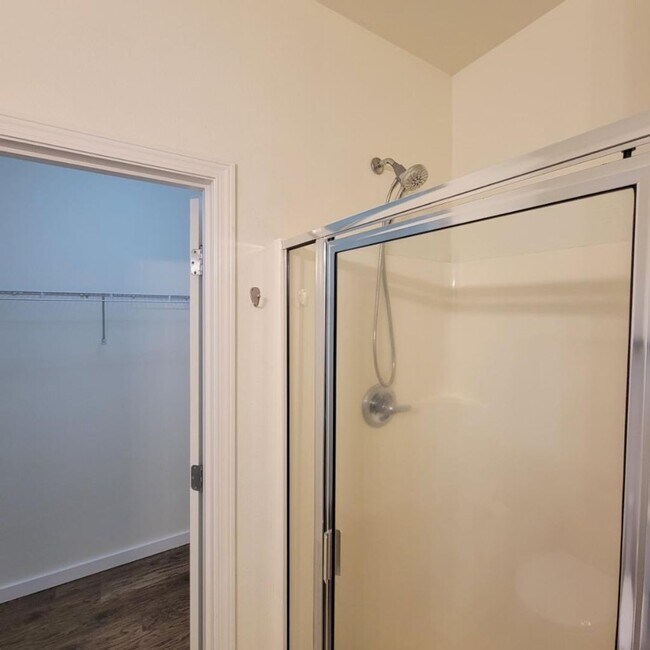 Building Photo - 4 Bedroom plus den, Lacey/Meridian Campus Home for Rent