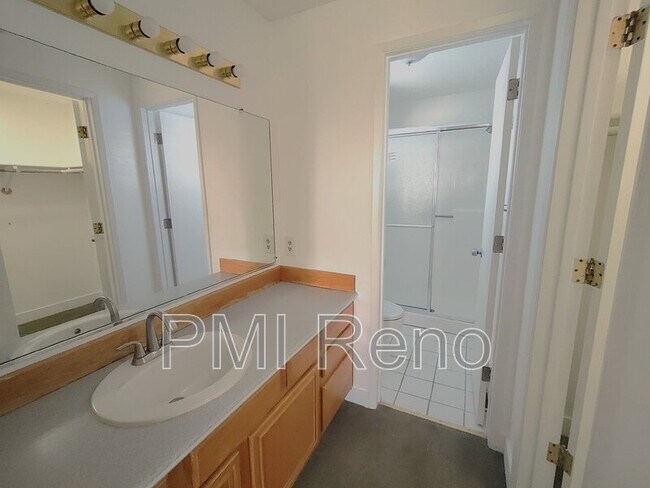 Building Photo - 3042 Chilcoot Dr