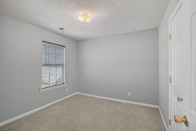 Building Photo - 3 Bedroom 2 Bathroom Single-family home in Port Wentworth - close to Savannah Airport, Savannah P...