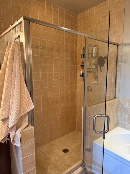 Building Photo - 150 Village Crossing Way