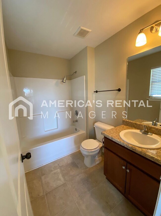Building Photo - Townhome Available in Calera!! Available to View Now!!!