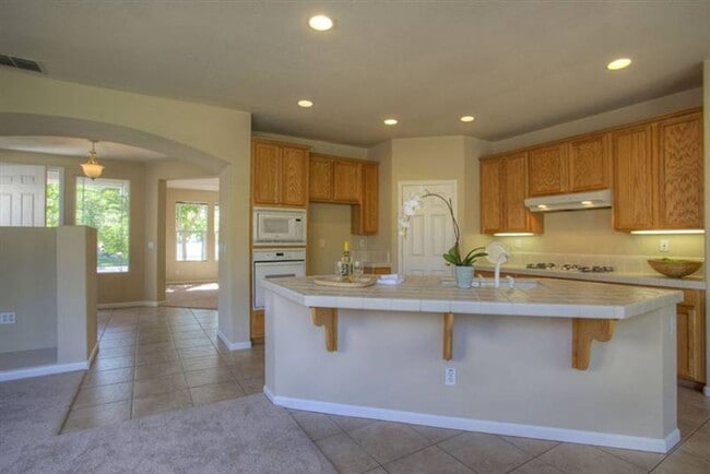 Building Photo - Beautiful Home in Natomas Park