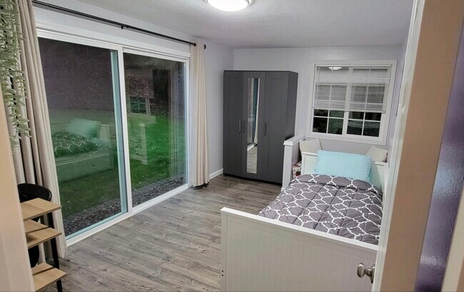 Bedroom 3 - 4817 NE 52nd Cir