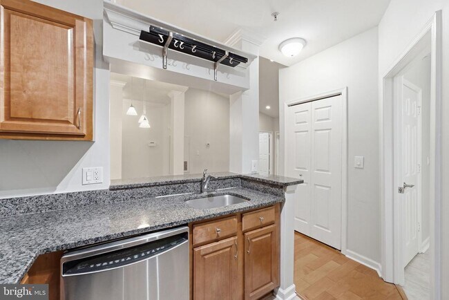 Building Photo - 4551 Strutfield Ln
