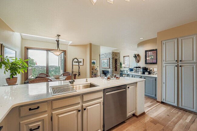 Building Photo - 776 Chimney Creek Dr