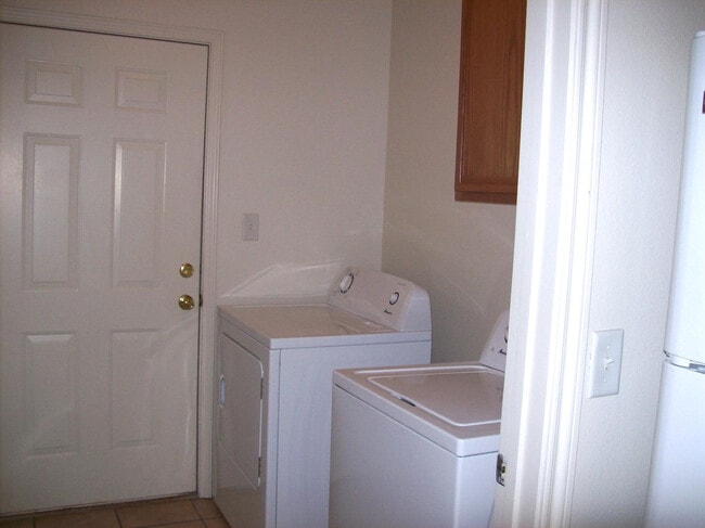 Building Photo - 803 N Bangor Ave