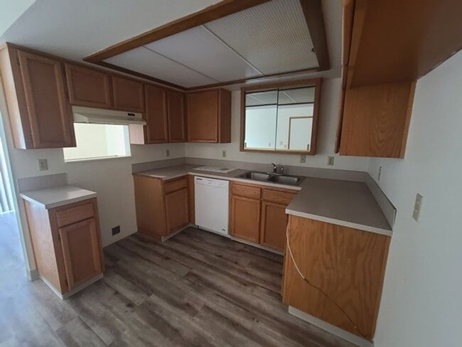 Building Photo - 3Bd/2Ba Single Story House - Available Soon!