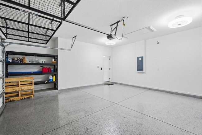 Building Photo - 100 Lake Sinclair St