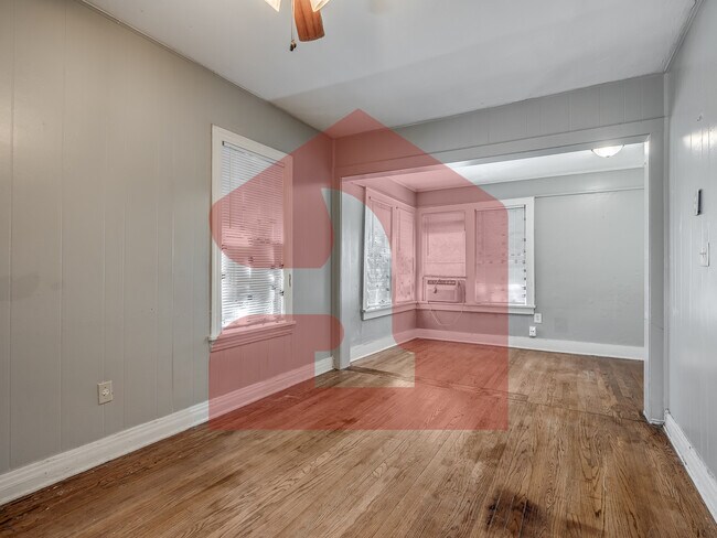 Building Photo - 2309 1/2 N Florida Ave